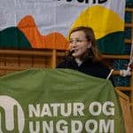 En dame på en talerstol