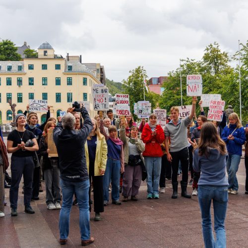 Demonstrasjon for rene fjorder i Ålesund
